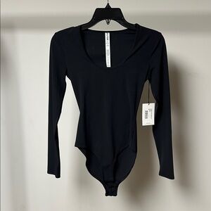 Splits59 scoop neck airweight bodysuit black